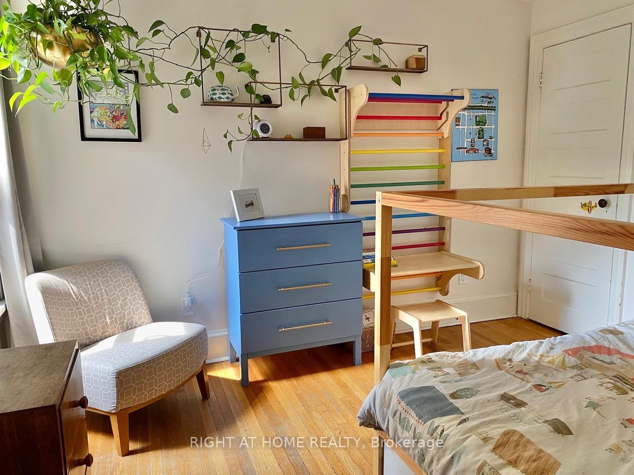 Photo 12 of 560 Crawford Street, Toronto, Palmerston-Little Italy — HOMEH