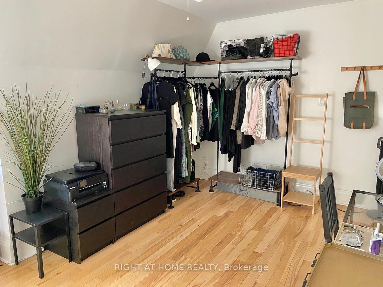 Photo 11 of 560 Crawford Street, Toronto, Palmerston-Little Italy — HOMEH