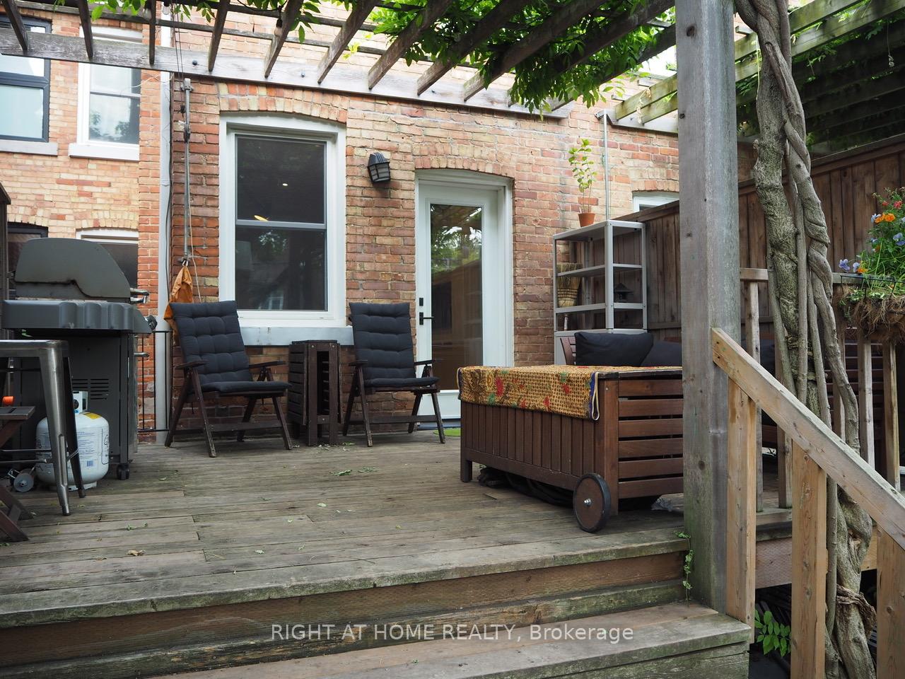 Photo 16 of 560 Crawford Street, Toronto, Palmerston-Little Italy — HOMEH