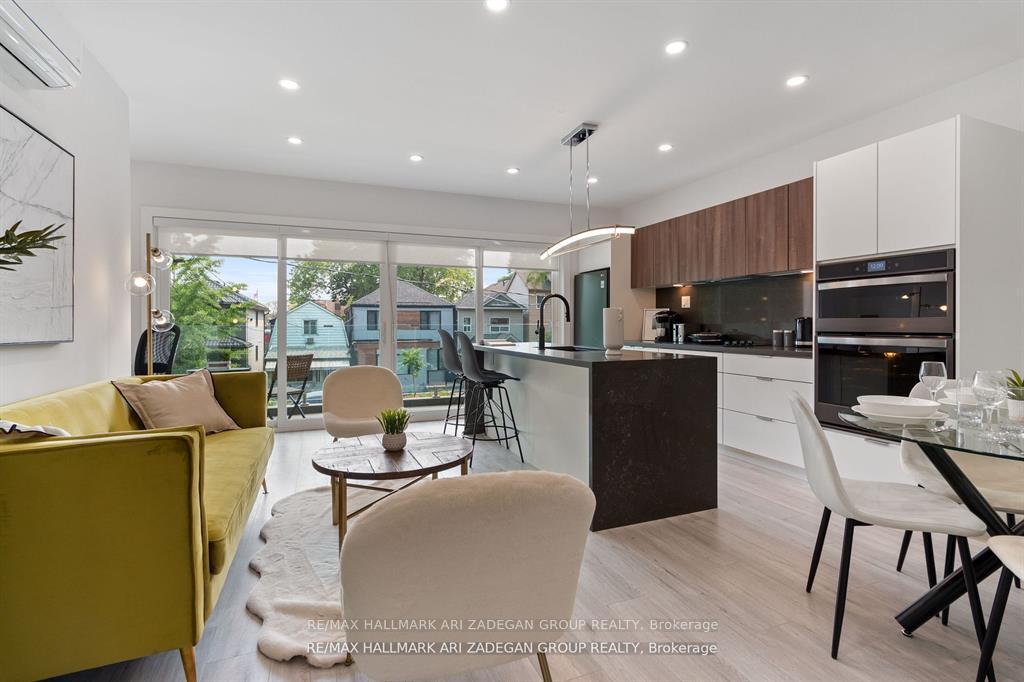 Front of Unit 2, 16 Minto Street
