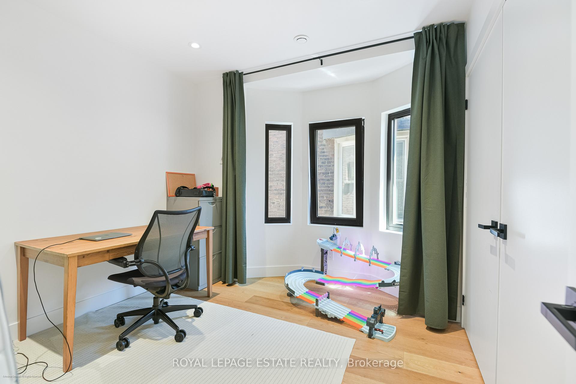 Photo 7 of 23 Fulton Avenue, Toronto, Playter Estates-Danforth — HOMEH