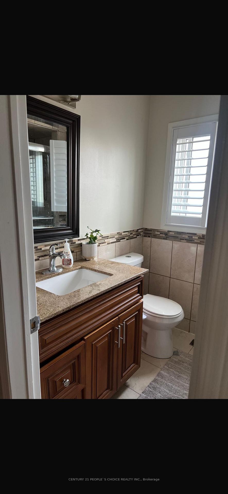 Photo 7 of 35 Springview Drive, Brampton, Brampton West — HOMEH