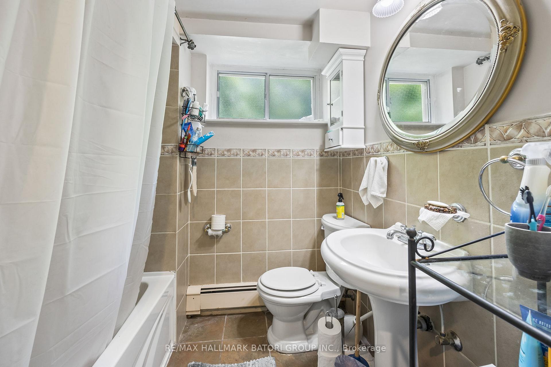 Photo 9 of Unit Main, 9 Wingate Place, Toronto, Forest Hill North — HOMEH