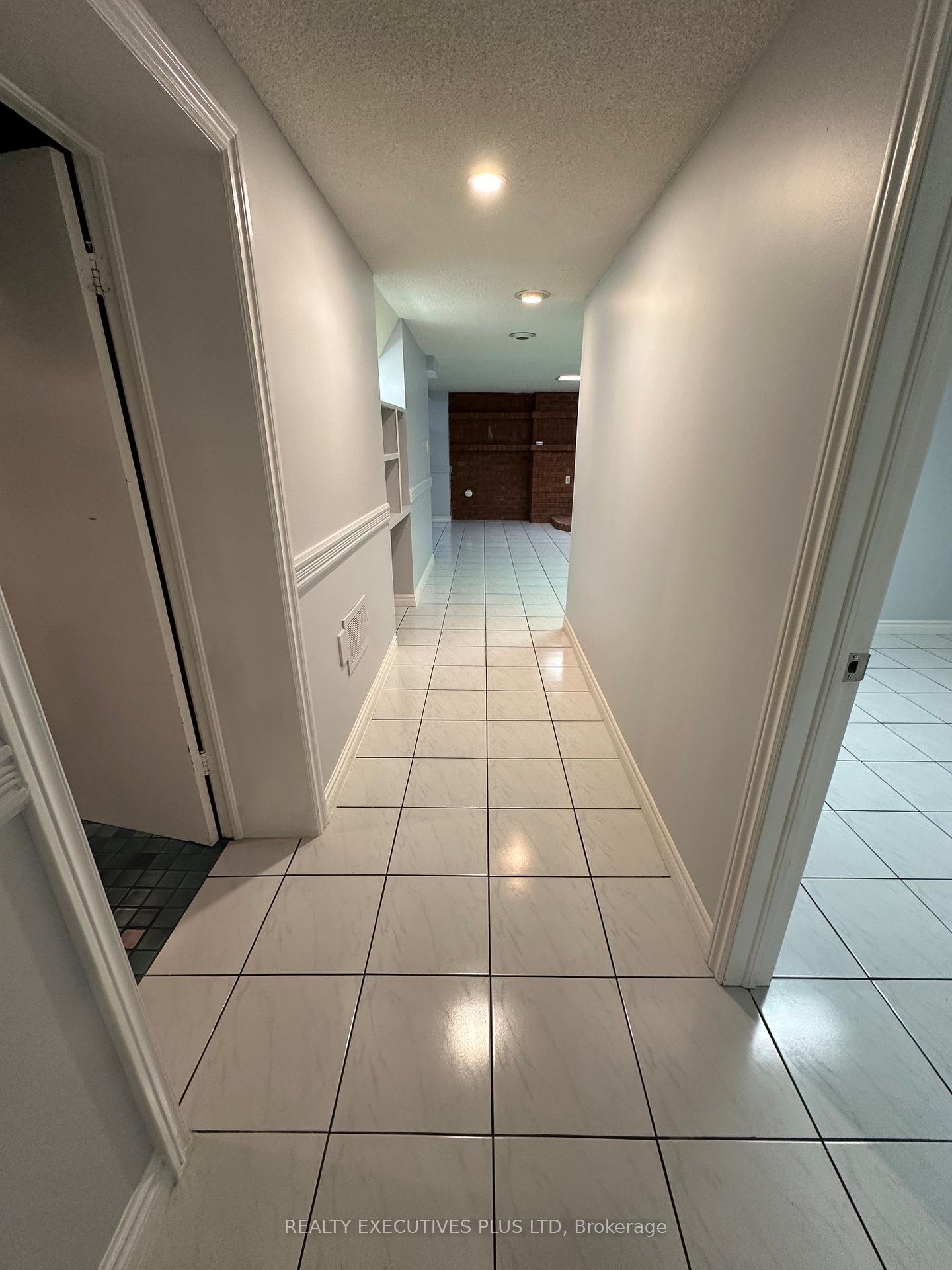 Photo 6 of 17 Gram Street, Vaughan, Maple — HOMEH