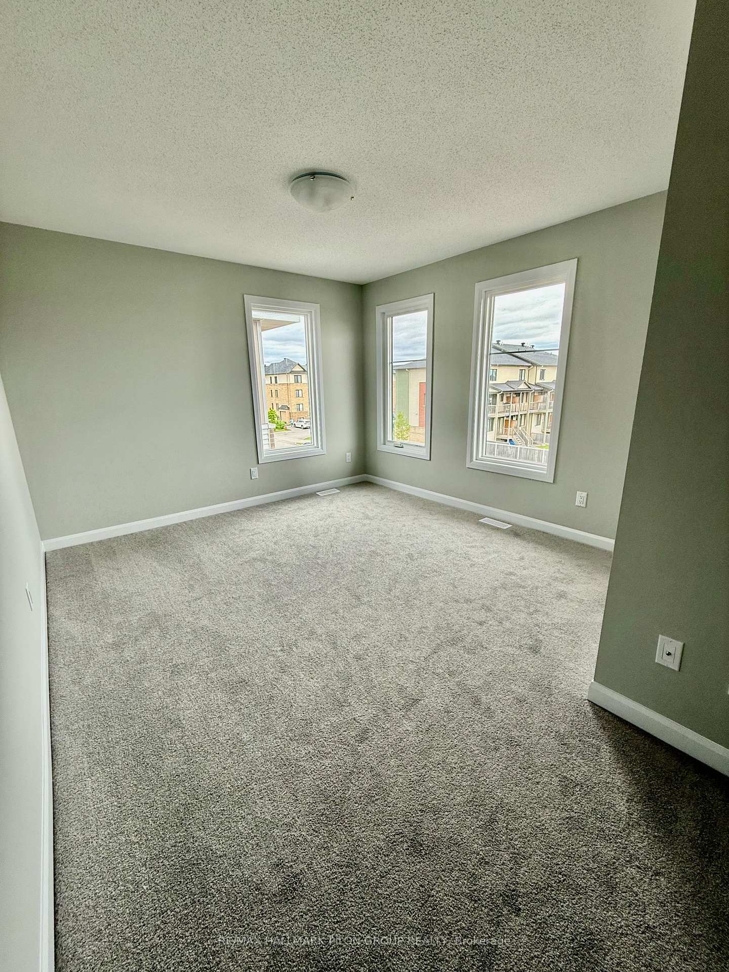 Photo 7 of 181 Gerry Lalonde Drive, Ottawa, Avalon West — HOMEH