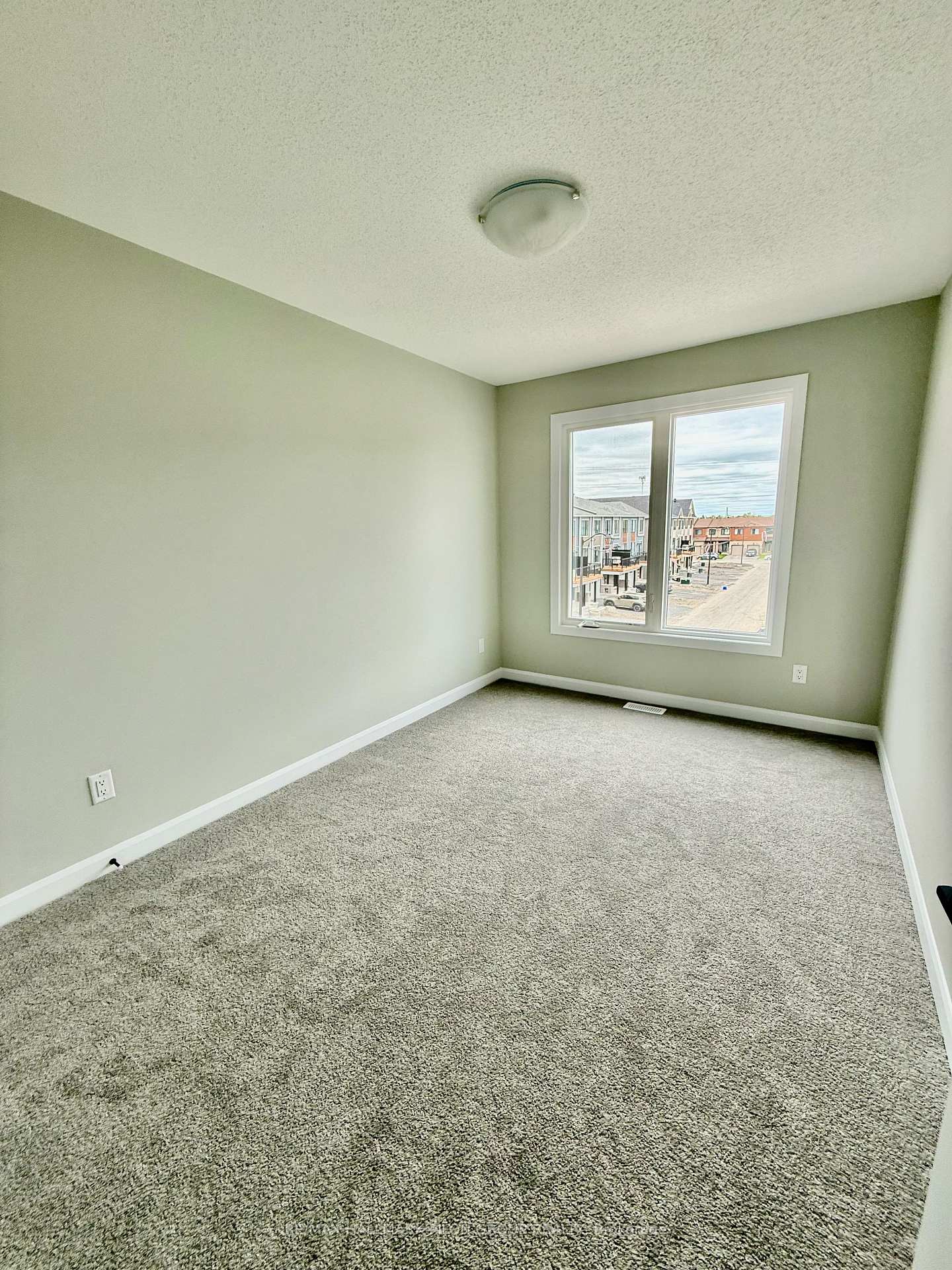 Photo 5 of 181 Gerry Lalonde Drive, Ottawa, Avalon West — HOMEH