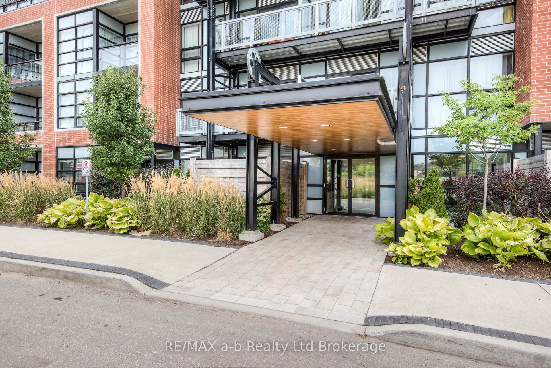 Photo 7 of Unit 415, 155 St Leger Street, Kitchener — HOMEH