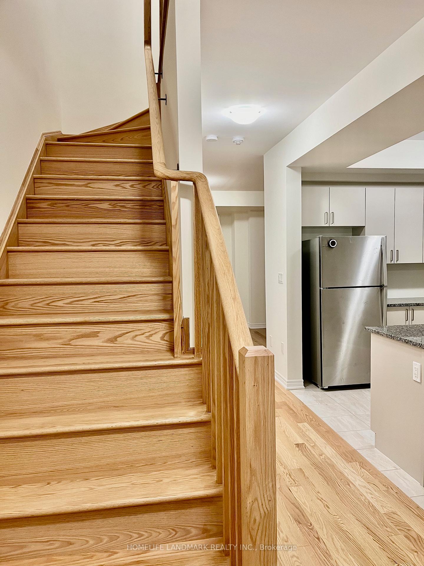 Photo 16 of 129 Air Dancer Crescent, Oshawa, Windfields — HOMEH