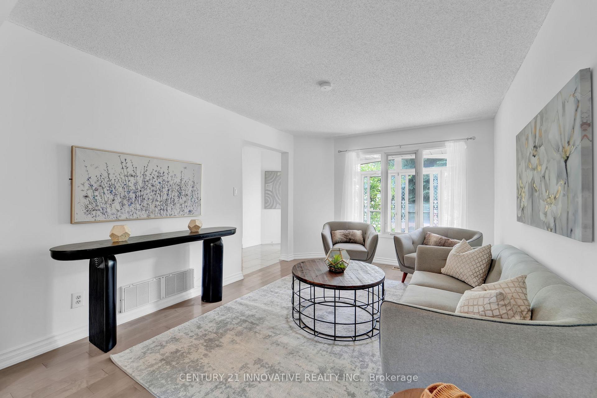 Photo 7 of 10 Blake Court, Ajax, Central — HOMEH