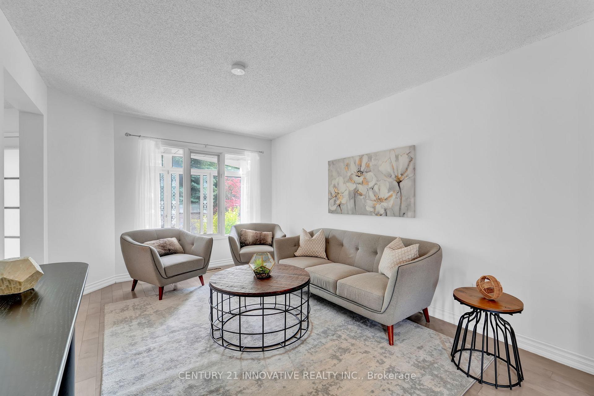 Photo 8 of 10 Blake Court, Ajax, Central — HOMEH