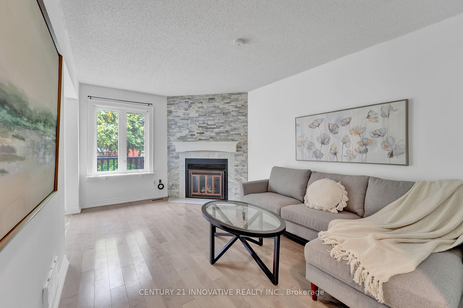 Photo 11 of 10 Blake Court, Ajax, Central — HOMEH