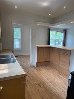 Photo 11 of Unit Main Floor, 77 Murray Drive, Aurora, Aurora Highlands — HOMEH