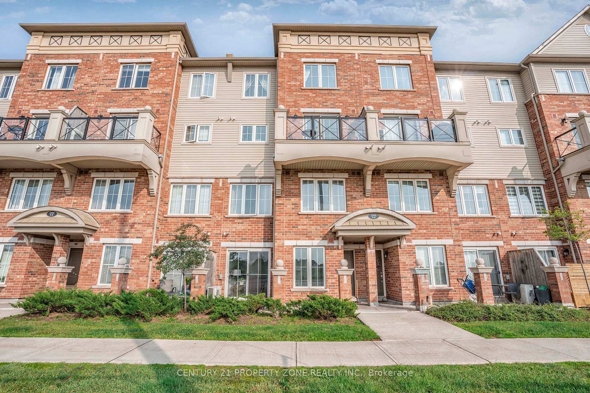 Photo 1 of Unit 4, 2500 Post Road, Oakville, River Oaks — HOMEH