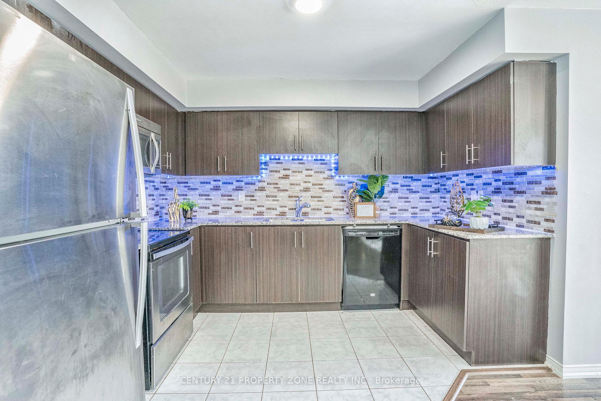 Photo 20 of Unit 4, 2500 Post Road, Oakville, River Oaks — HOMEH