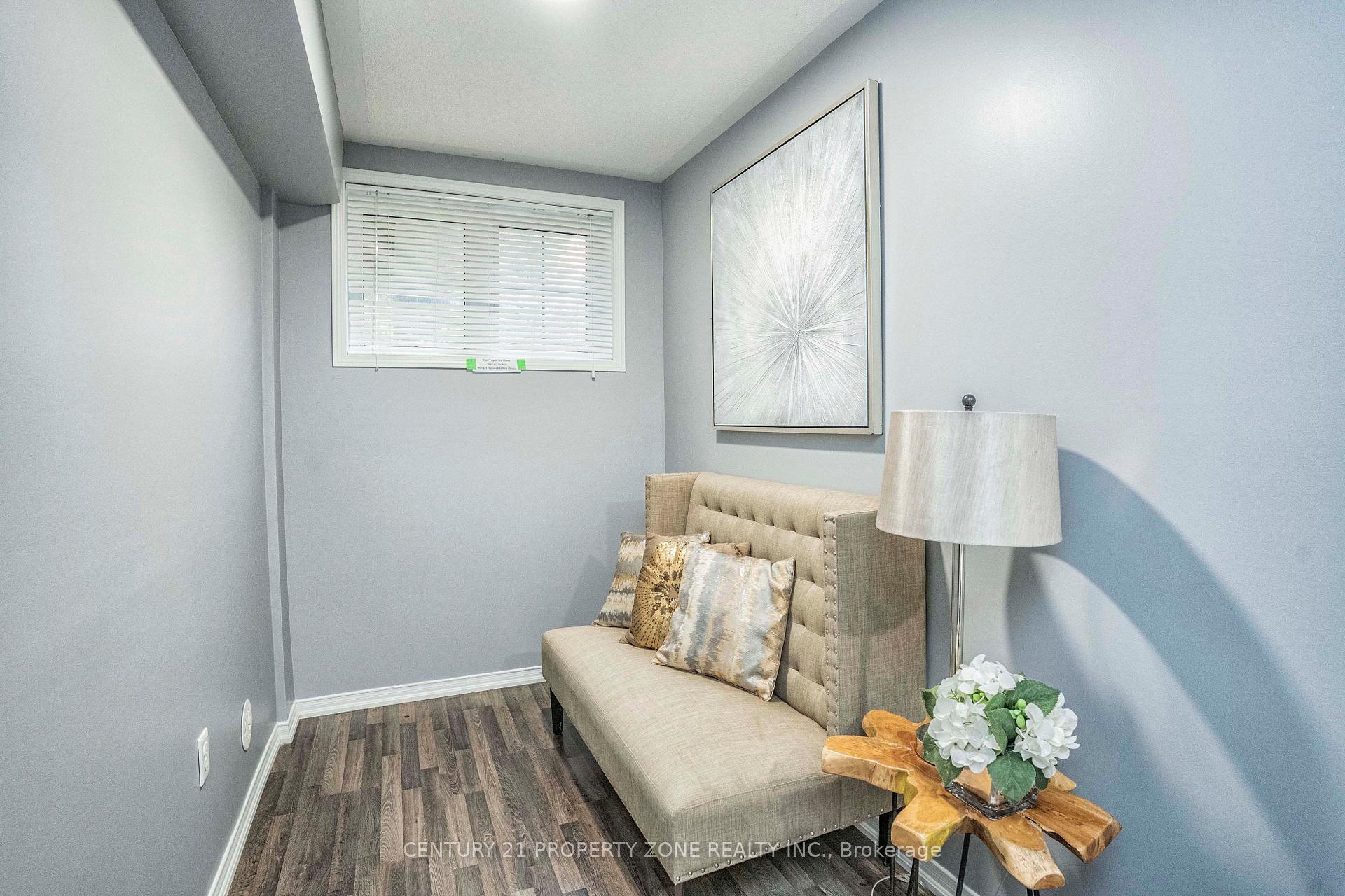 Photo 16 of Unit 4, 2500 Post Road, Oakville, River Oaks — HOMEH