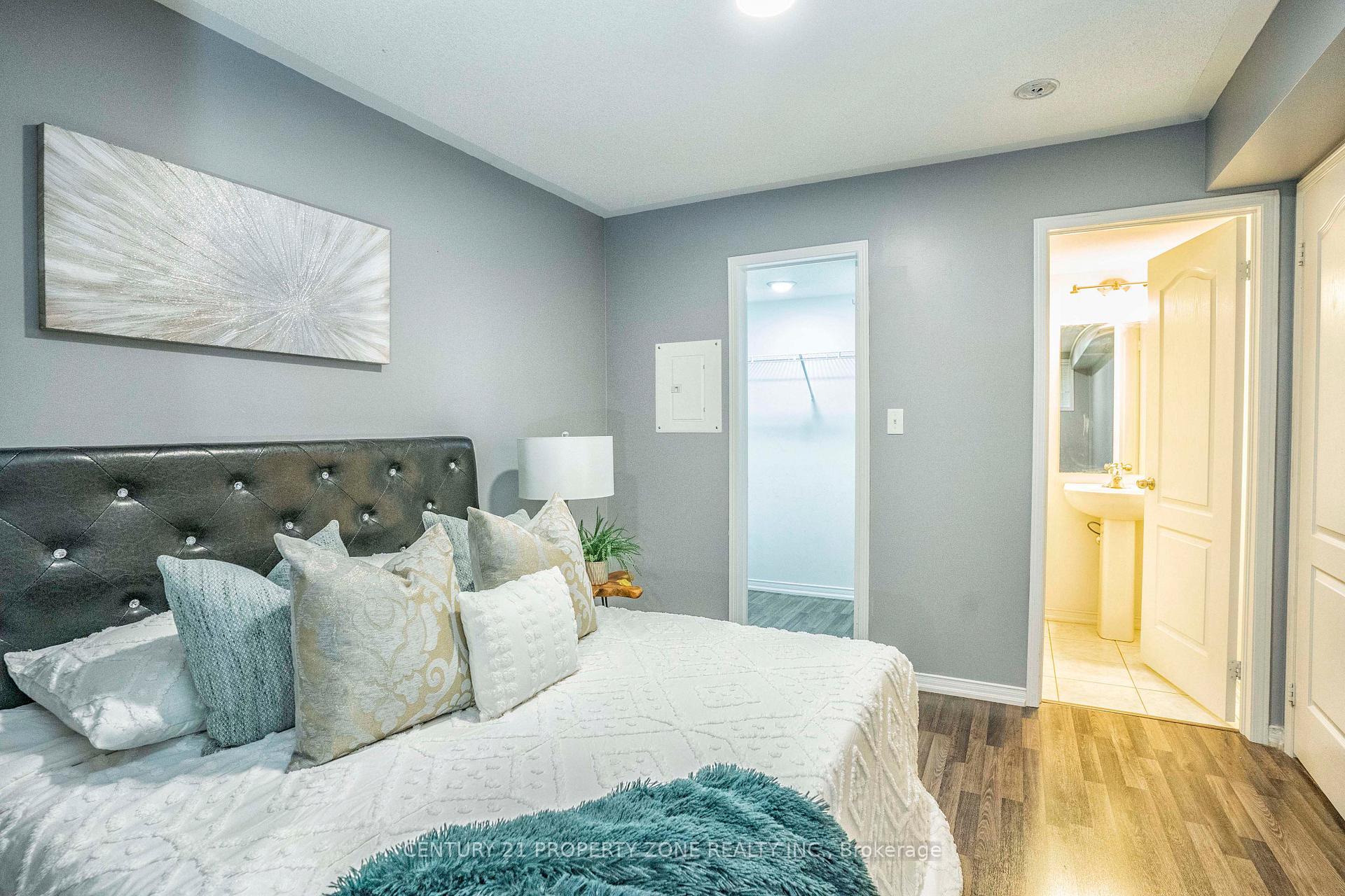 Photo 11 of Unit 4, 2500 Post Road, Oakville, River Oaks — HOMEH