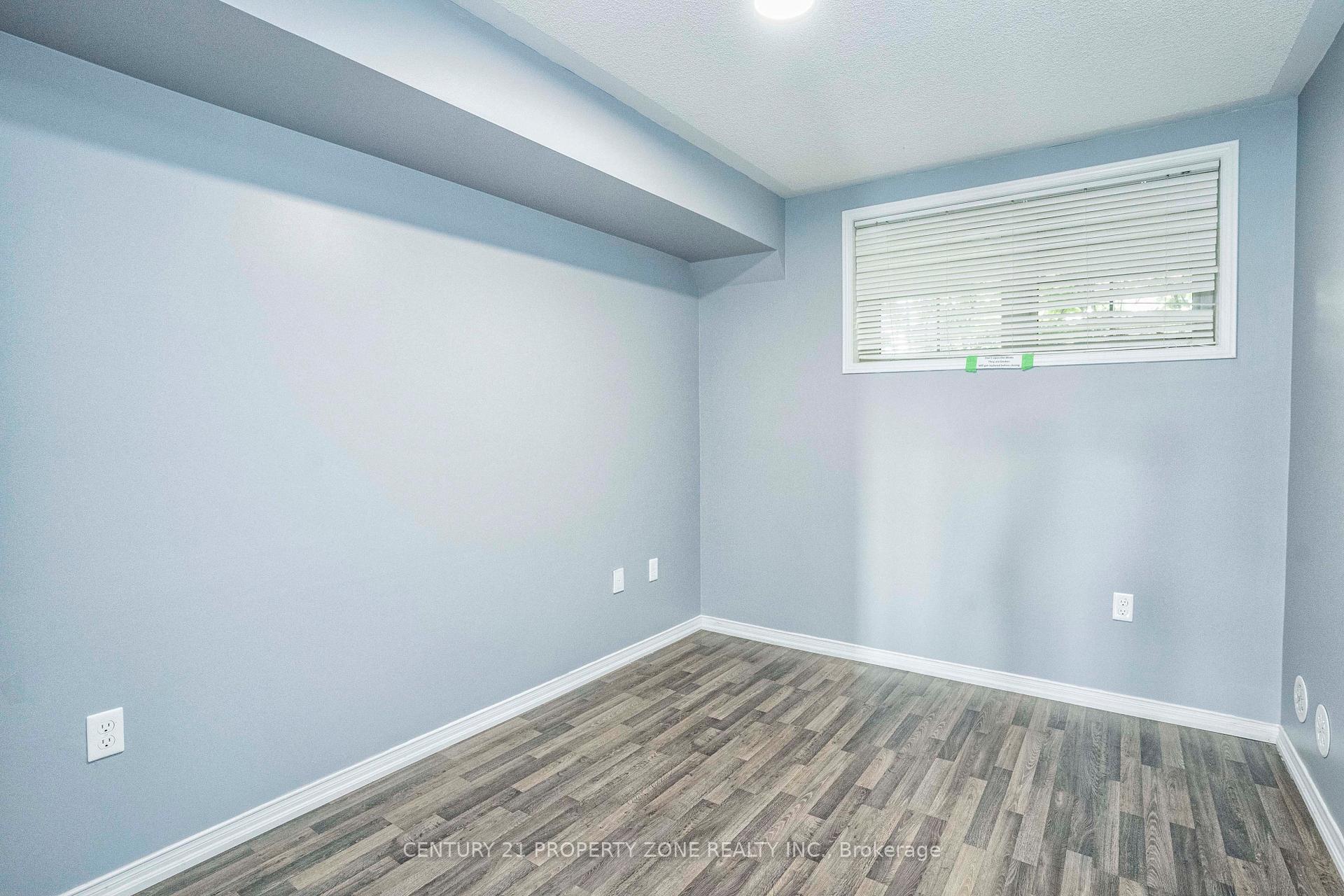 Photo 12 of Unit 4, 2500 Post Road, Oakville, River Oaks — HOMEH