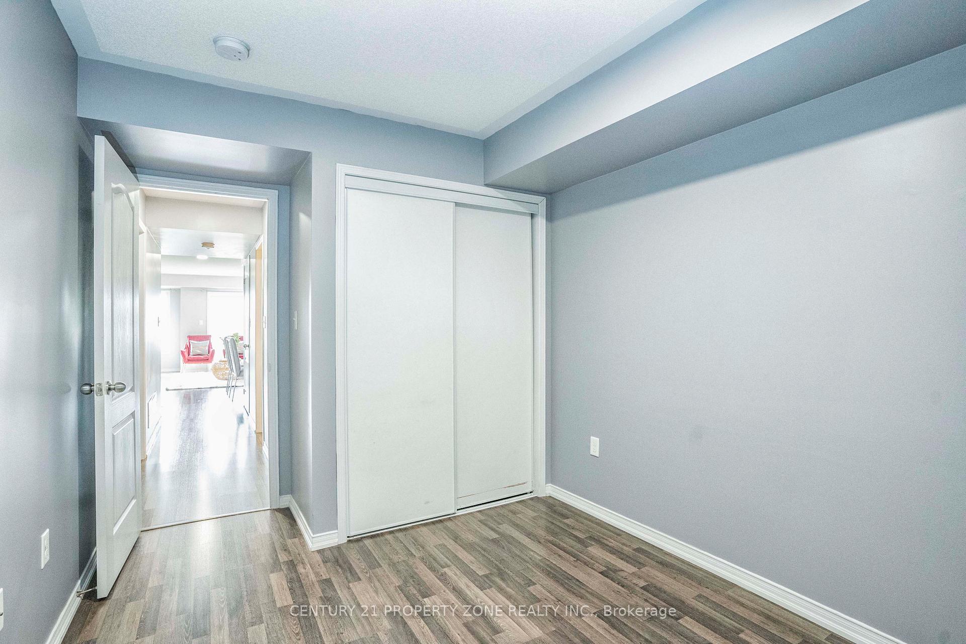 Photo 13 of Unit 4, 2500 Post Road, Oakville, River Oaks — HOMEH
