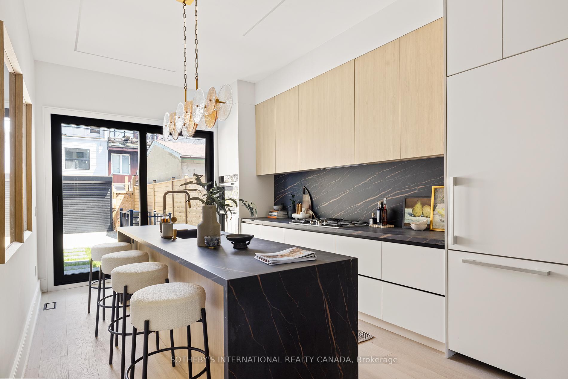 Photo 10 of 121 Major Street, Toronto, University — HOMEH