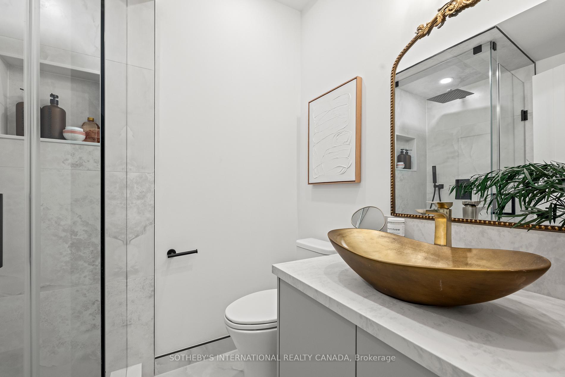 Photo 15 of 121 Major Street, Toronto, University — HOMEH