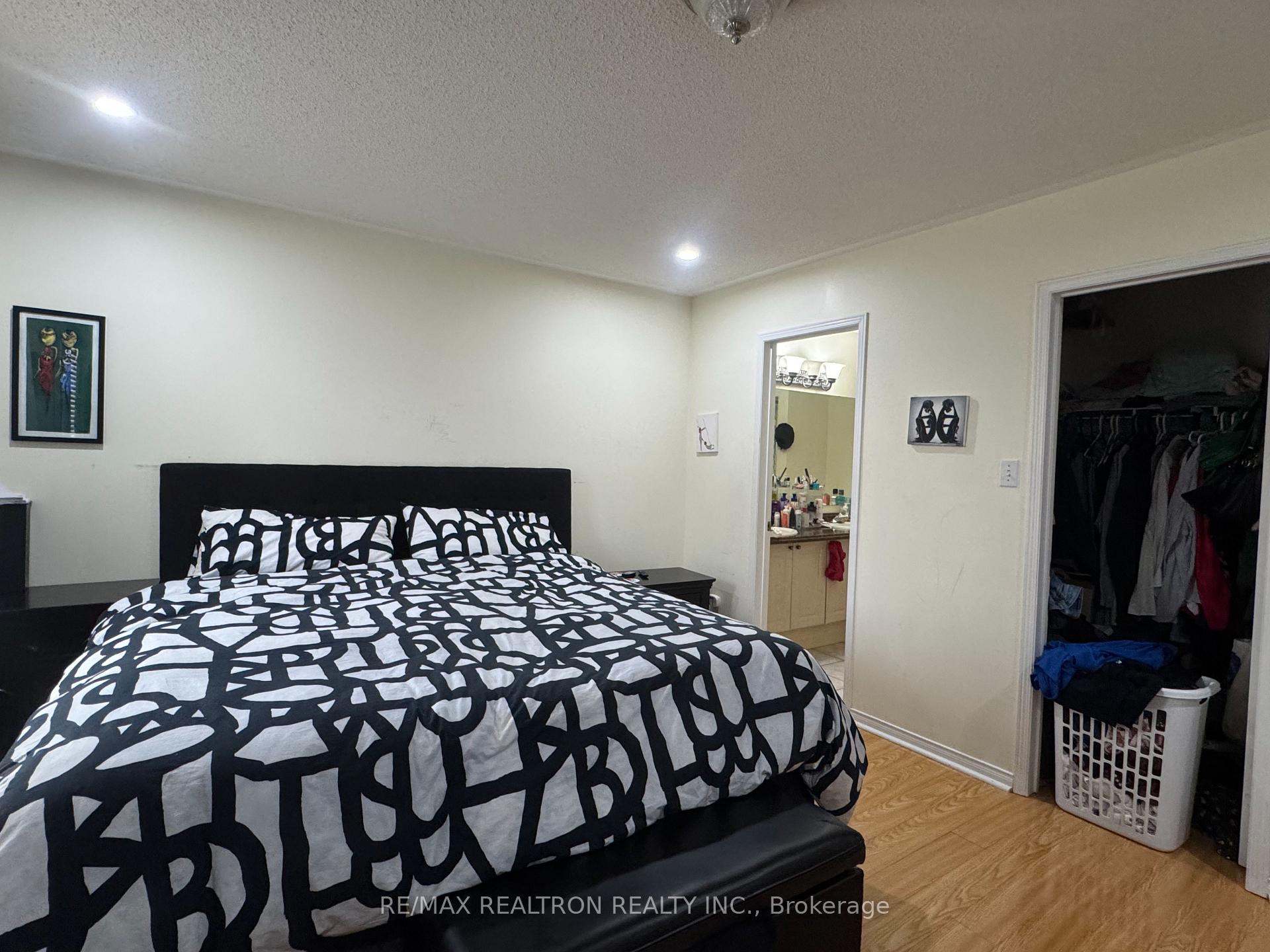 Photo 10 of Unit Upper Lvl, 212 Van Scott Drive, Brampton, Northwest Sandalwood Parkway — HOMEH