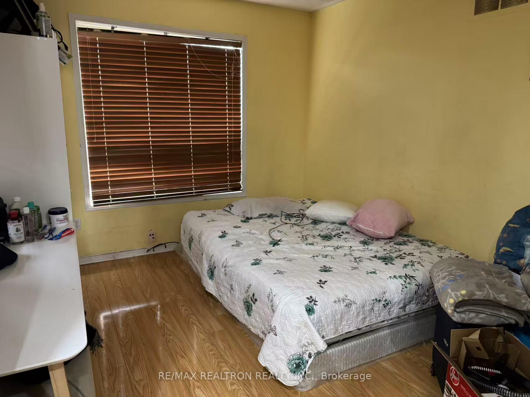 Photo 6 of Unit Upper Lvl, 212 Van Scott Drive, Brampton, Northwest Sandalwood Parkway — HOMEH