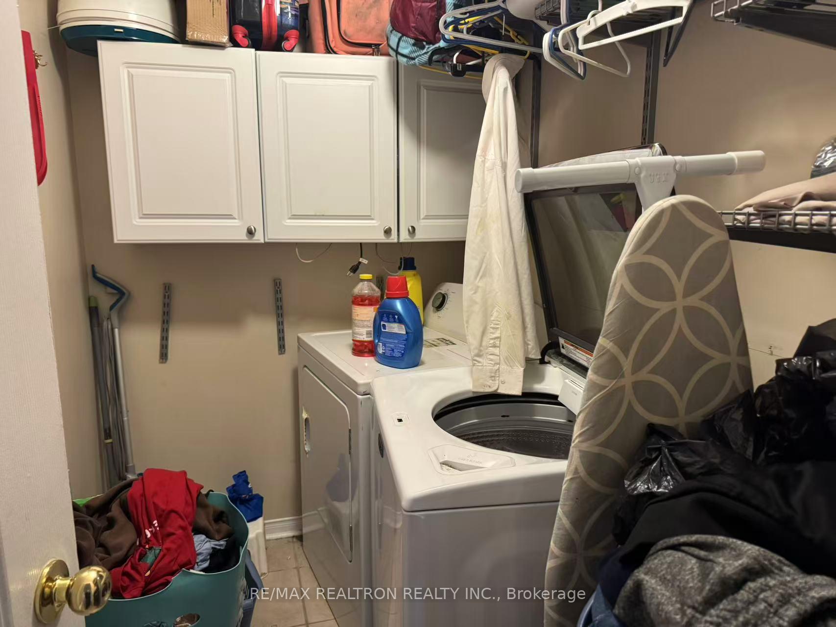 Photo 5 of Unit Upper Lvl, 212 Van Scott Drive, Brampton, Northwest Sandalwood Parkway — HOMEH
