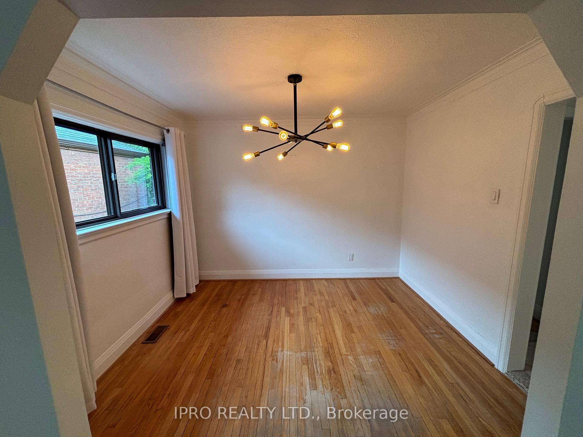 Photo 13 of 8 Northridge Avenue, Toronto, East York — HOMEH