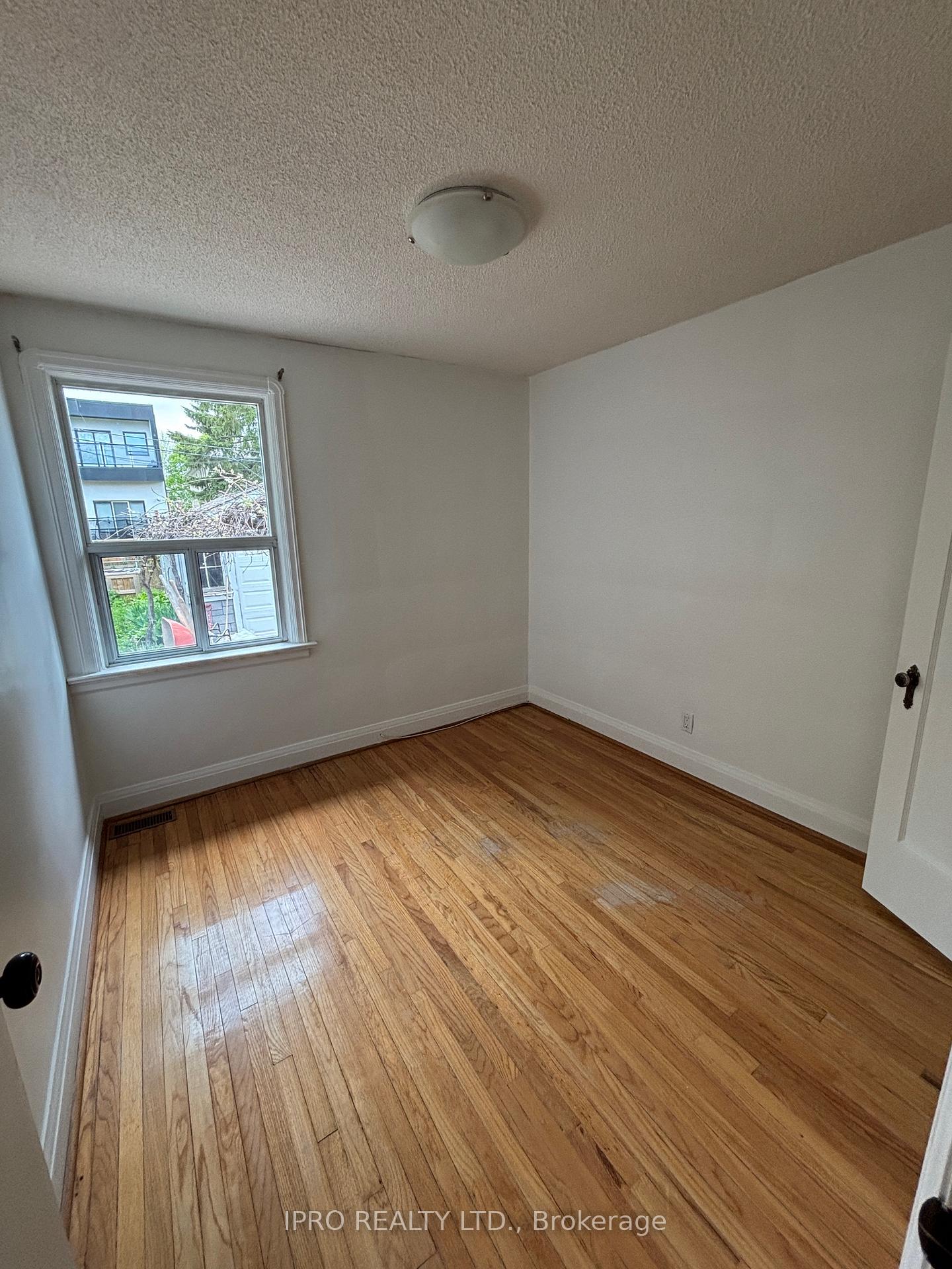 Photo 14 of 8 Northridge Avenue, Toronto, East York — HOMEH