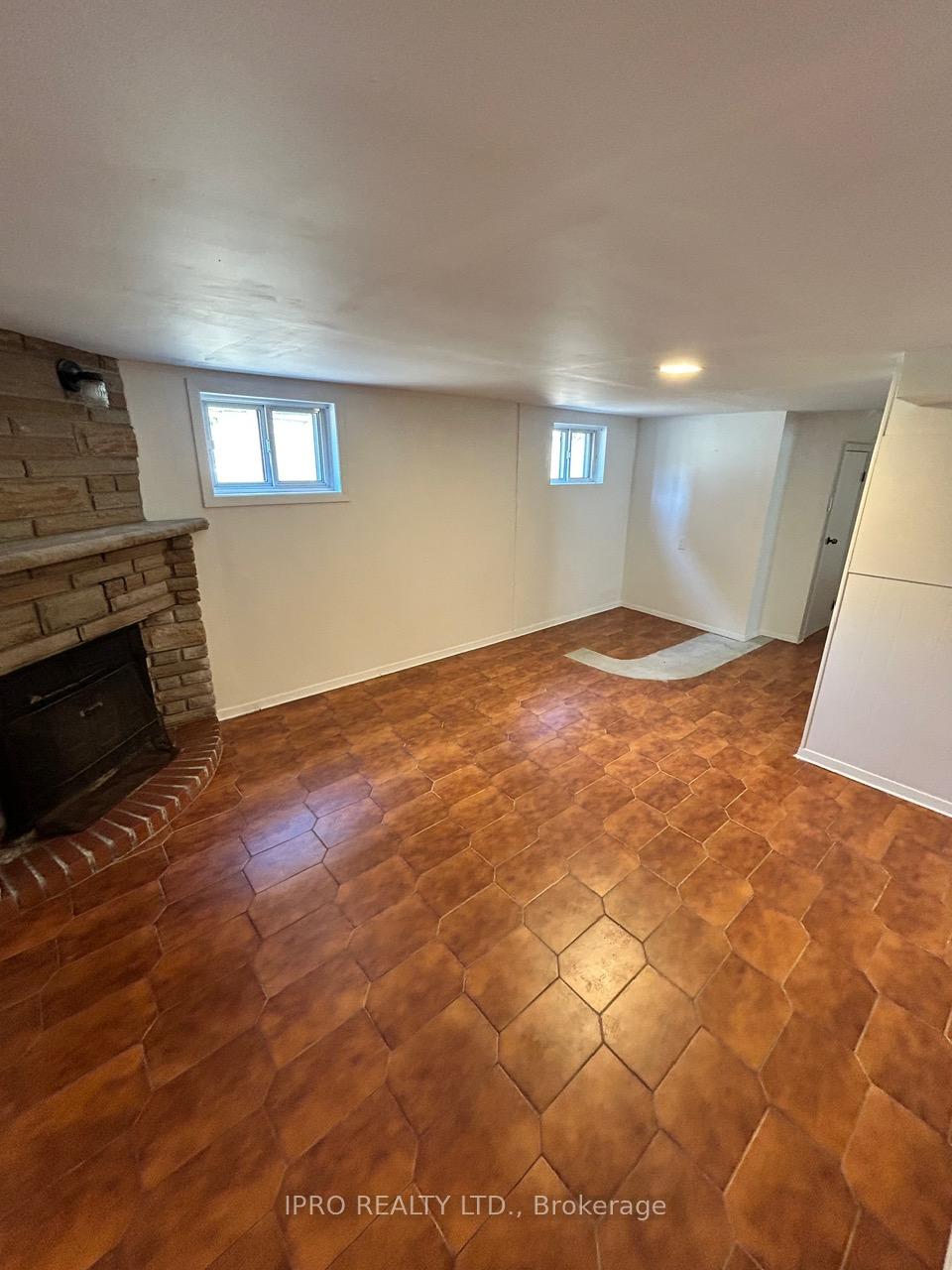 Photo 6 of 8 Northridge Avenue, Toronto, East York — HOMEH