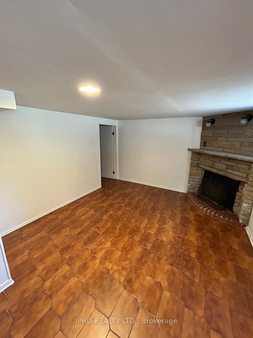 Photo 8 of 8 Northridge Avenue, Toronto, East York — HOMEH