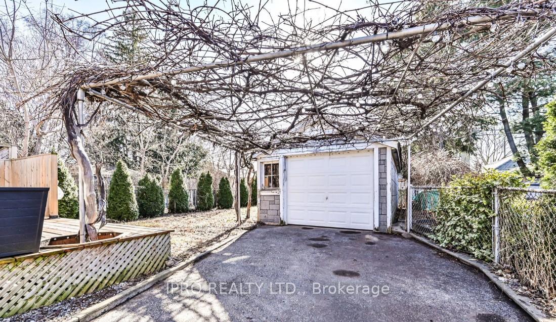 Photo 11 of 8 Northridge Avenue, Toronto, East York — HOMEH