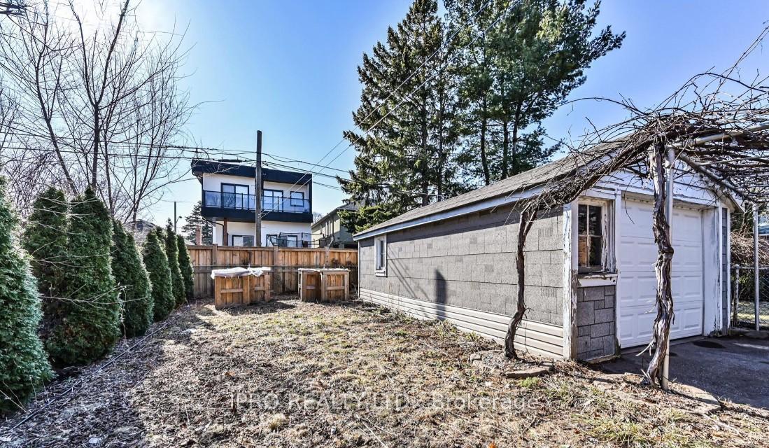Photo 12 of 8 Northridge Avenue, Toronto, East York — HOMEH