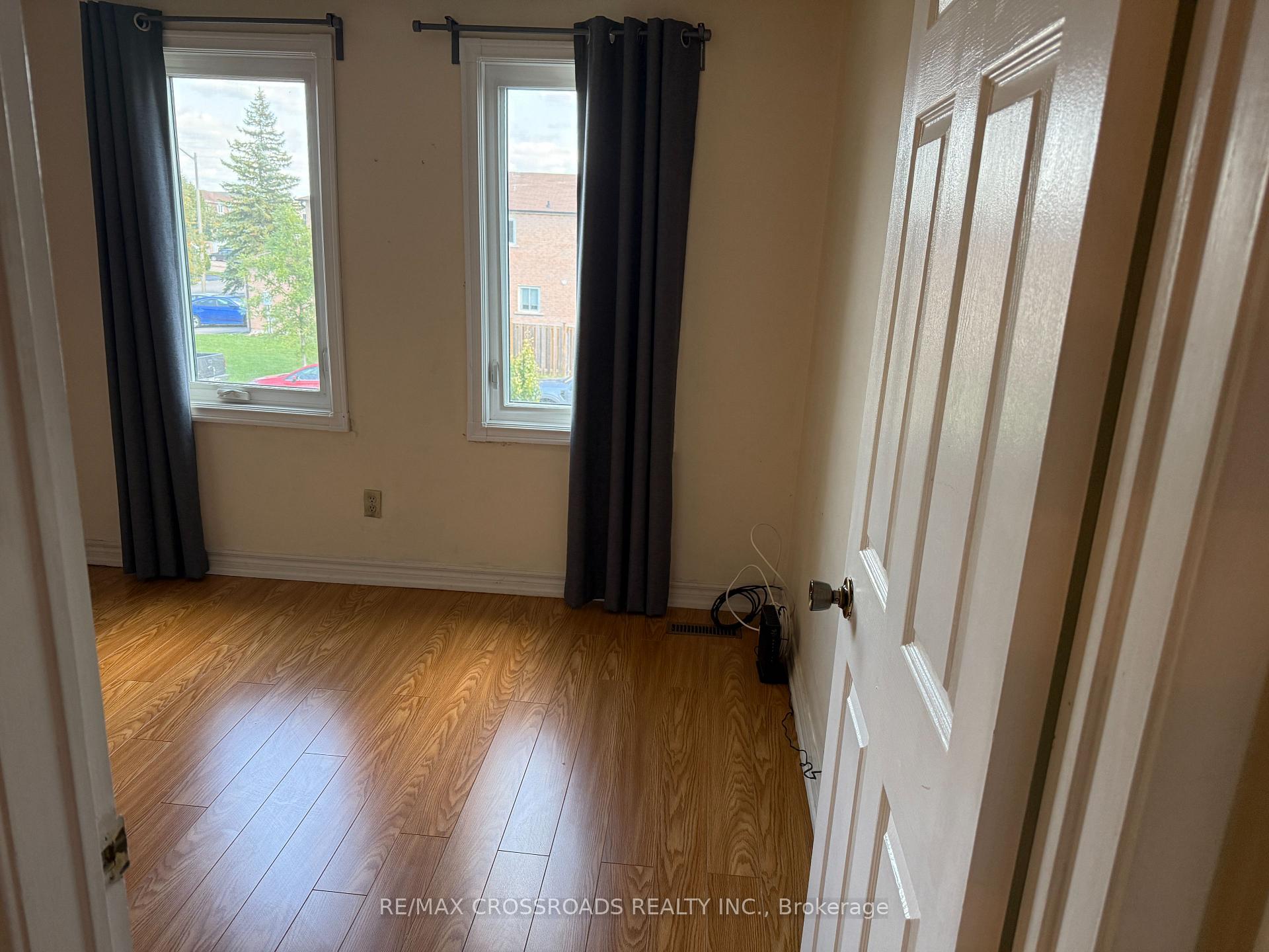 Photo 6 of Unit Main, 80 Terrosa Road, Markham, Middlefield — HOMEH