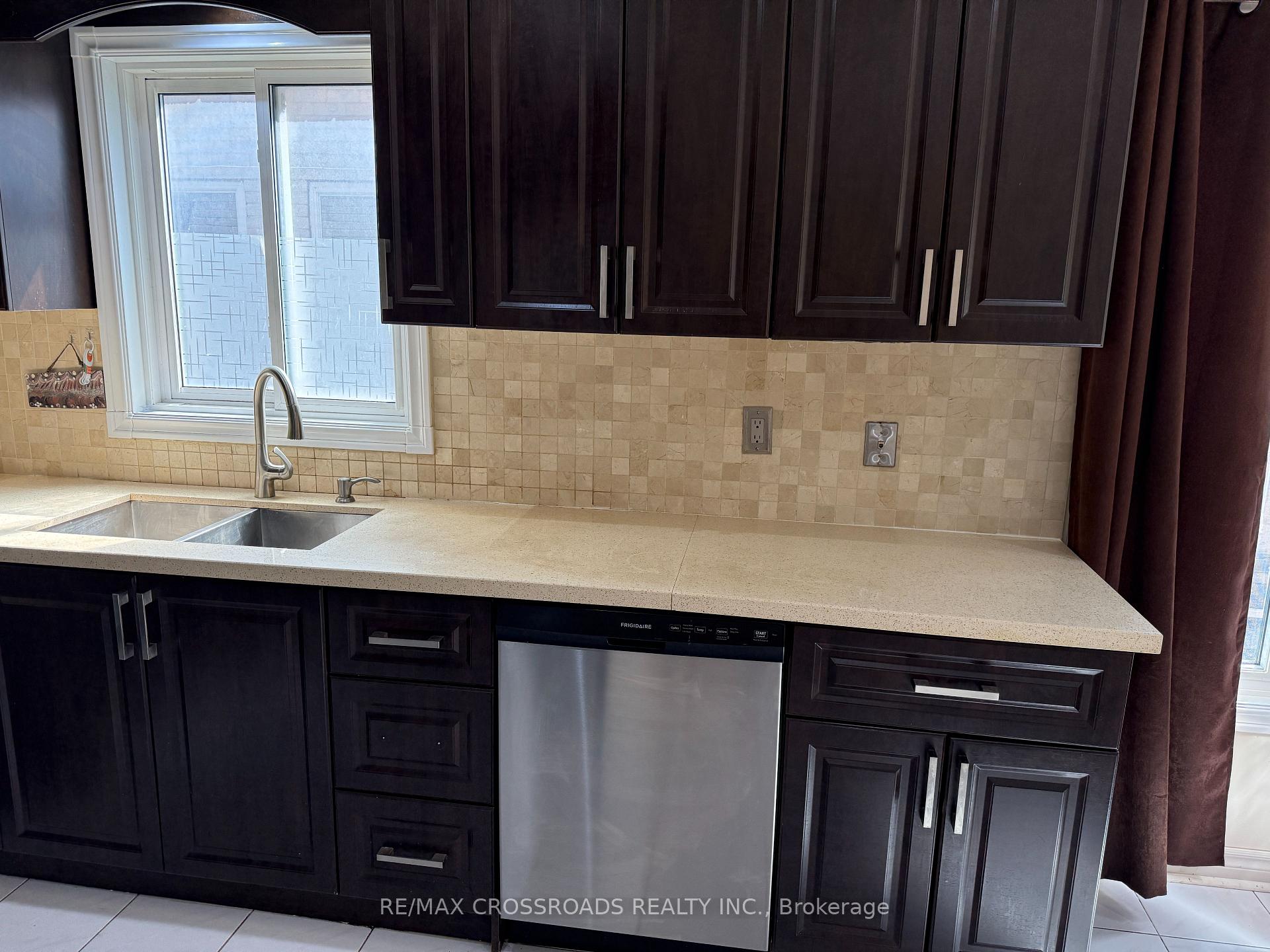 Photo 7 of Unit Main, 80 Terrosa Road, Markham, Middlefield — HOMEH