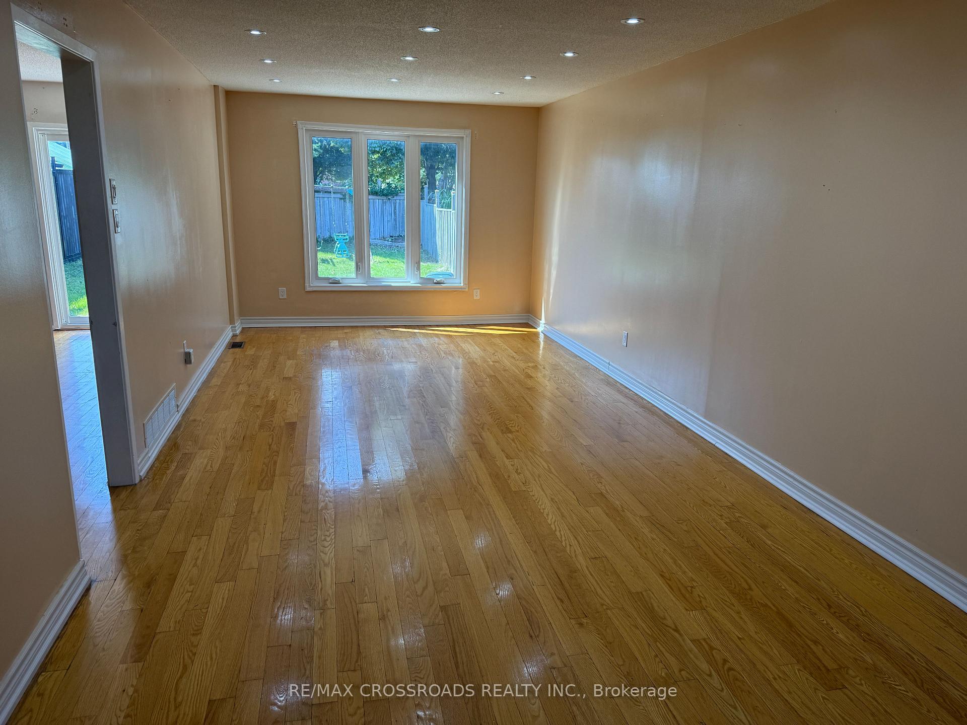 Photo 12 of Unit Main, 80 Terrosa Road, Markham, Middlefield — HOMEH
