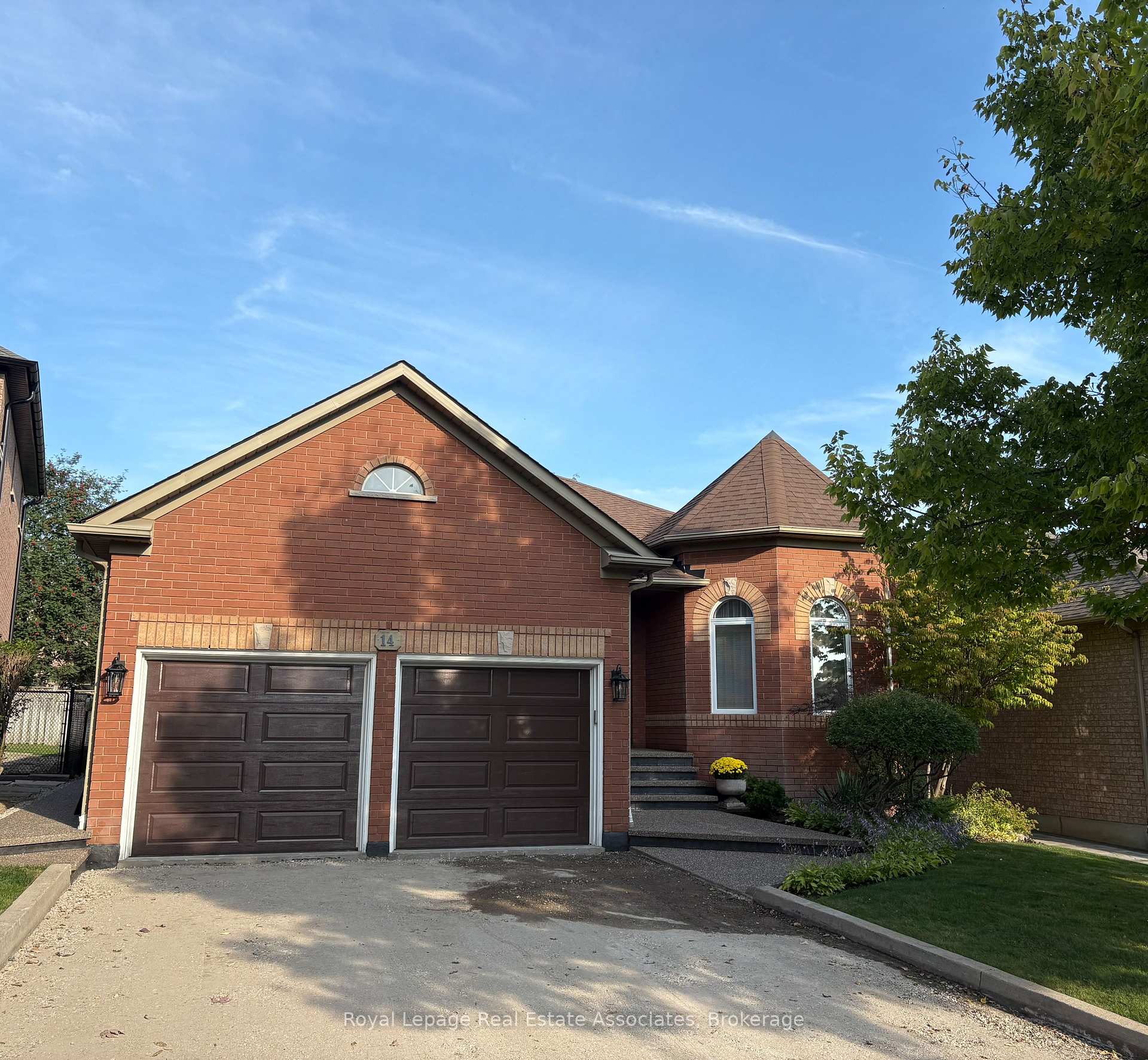 Photo 1 of 14 Callaghan Crescent, Halton Hills, Georgetown — HOMEH