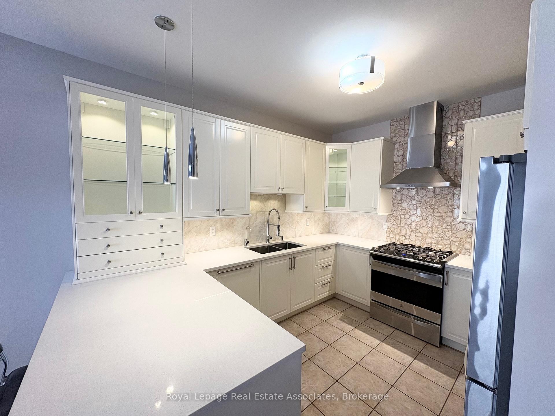 Photo 5 of 14 Callaghan Crescent, Halton Hills, Georgetown — HOMEH