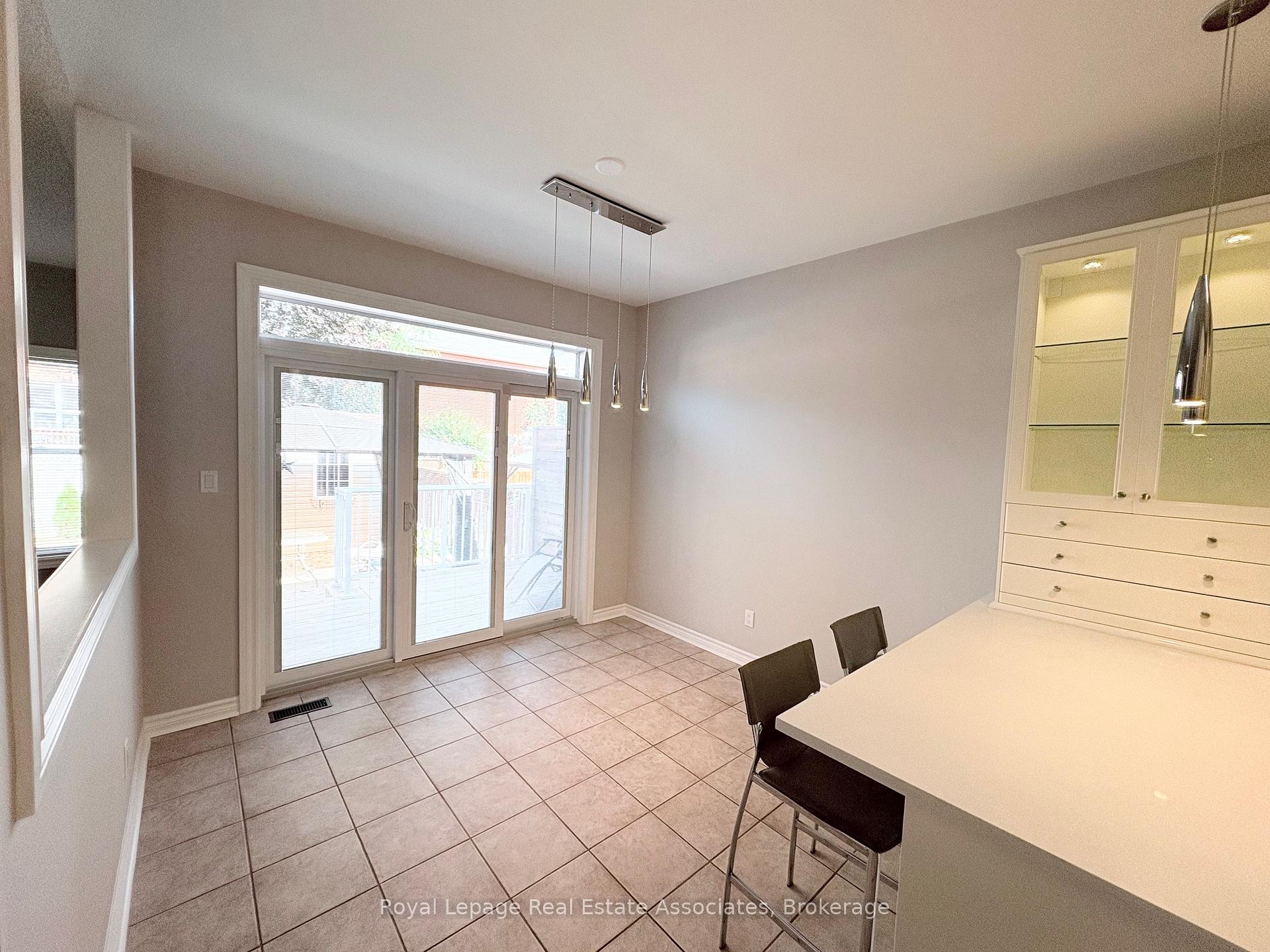 Photo 7 of 14 Callaghan Crescent, Halton Hills, Georgetown — HOMEH