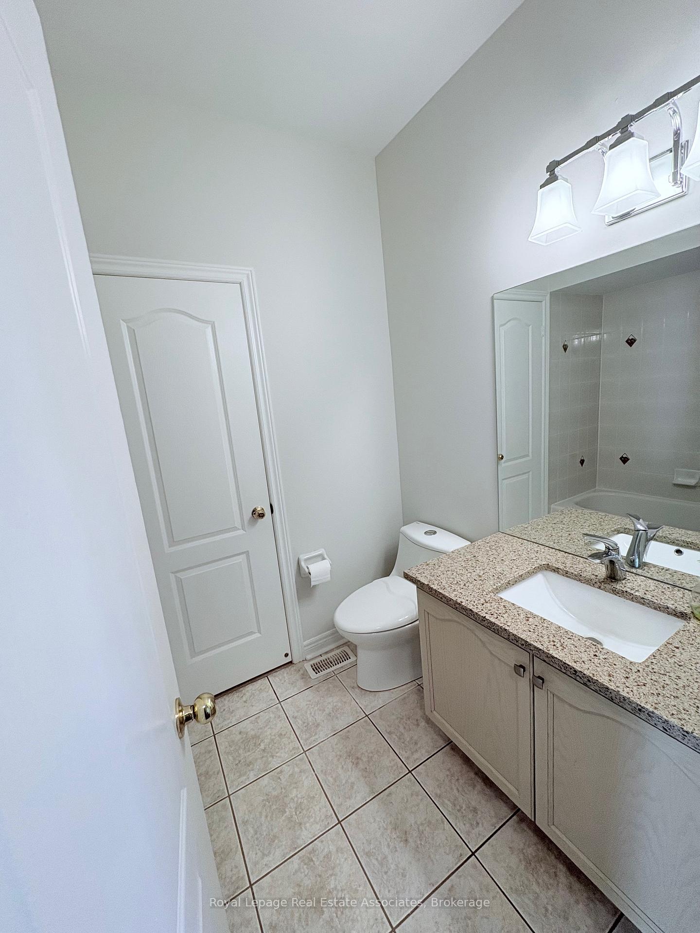 Photo 13 of 14 Callaghan Crescent, Halton Hills, Georgetown — HOMEH