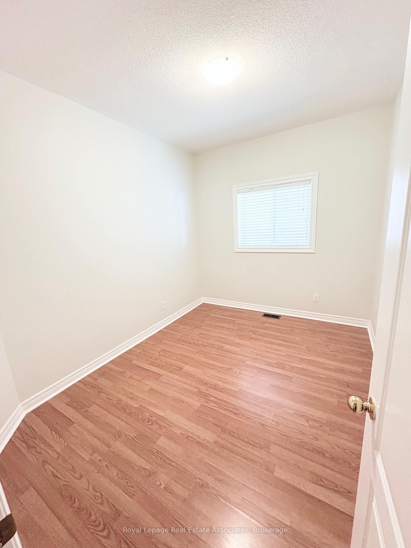 Photo 11 of 14 Callaghan Crescent, Halton Hills, Georgetown — HOMEH