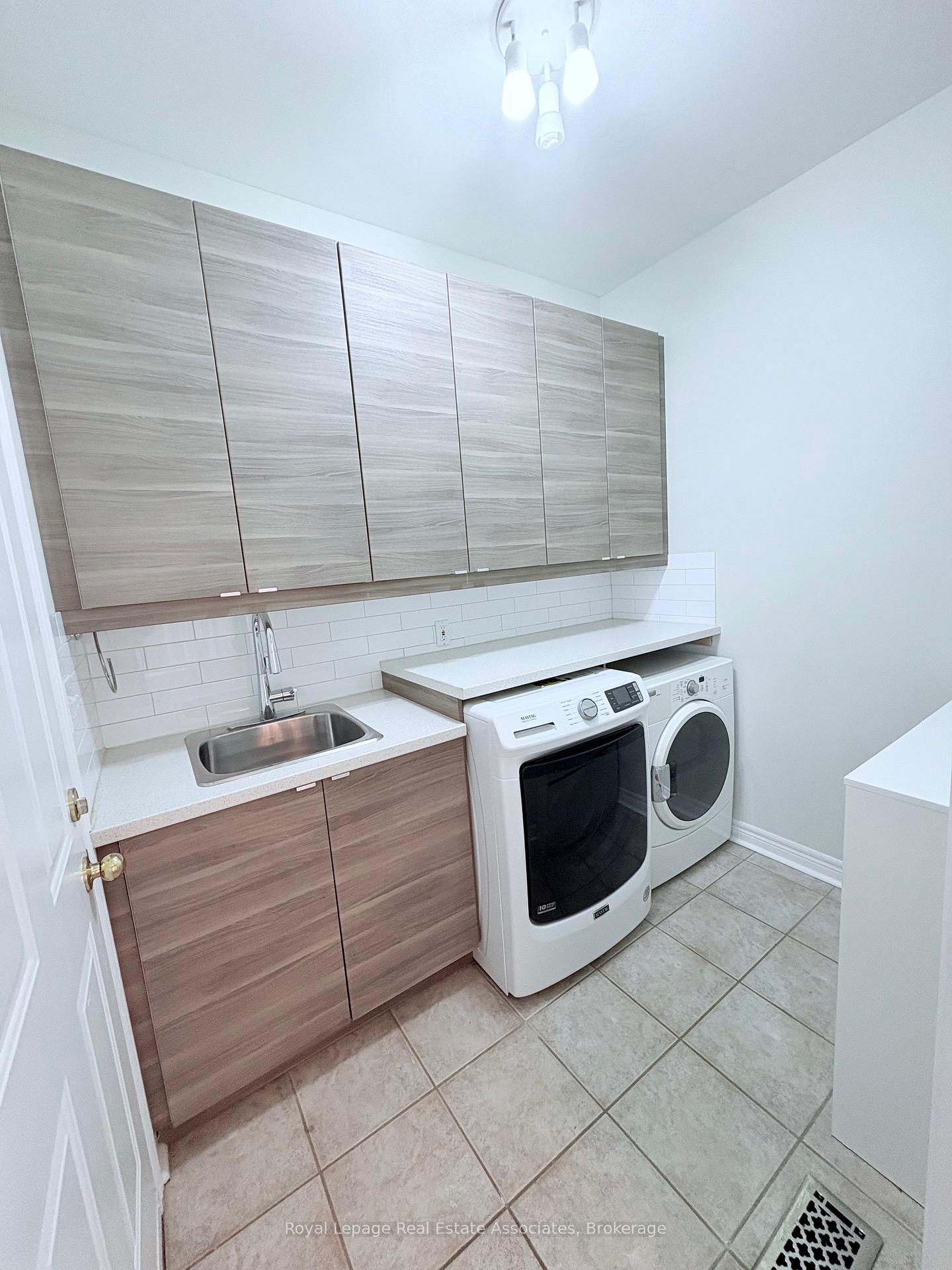 Photo 15 of 14 Callaghan Crescent, Halton Hills, Georgetown — HOMEH