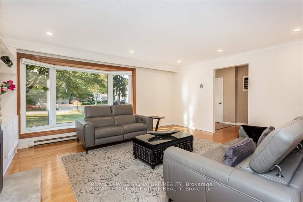 Photo 4 of 153 Ulster Drive, Oakville, Bronte — HOMEH