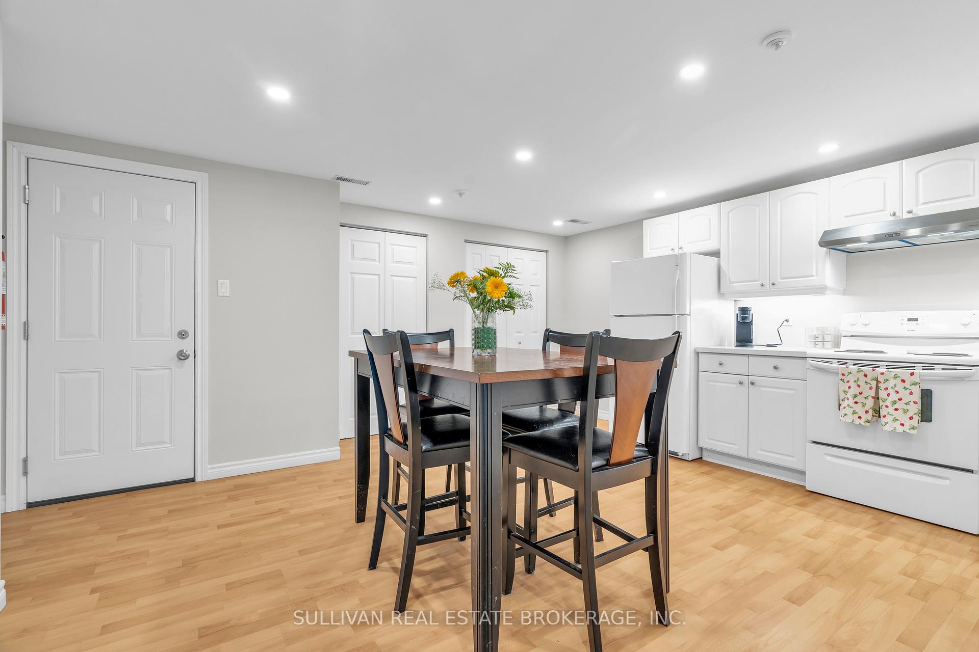 Photo 4 of Unit B, 58 Glenholme Drive, Guelph, York/Watson Industrial Park — HOMEH
