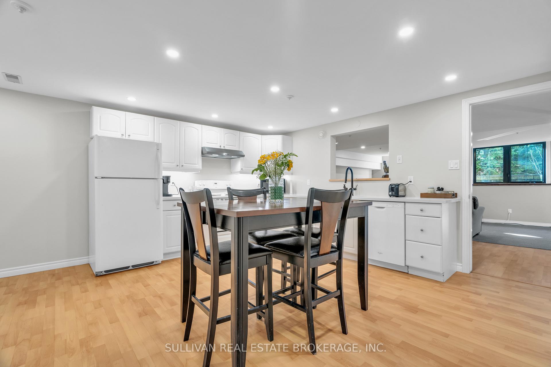 Photo 5 of Unit B, 58 Glenholme Drive, Guelph, York/Watson Industrial Park — HOMEH