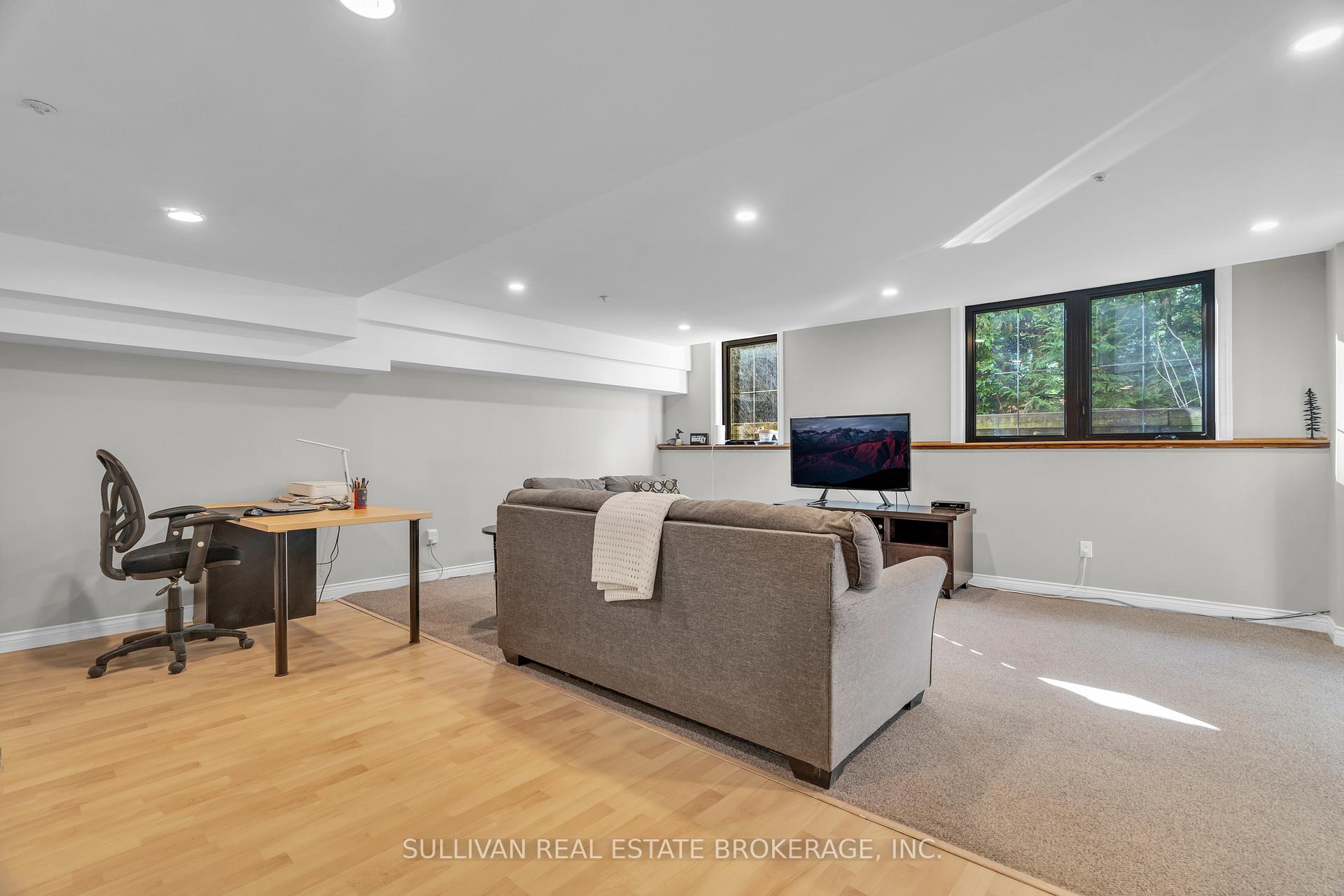 Photo 8 of Unit B, 58 Glenholme Drive, Guelph, York/Watson Industrial Park — HOMEH