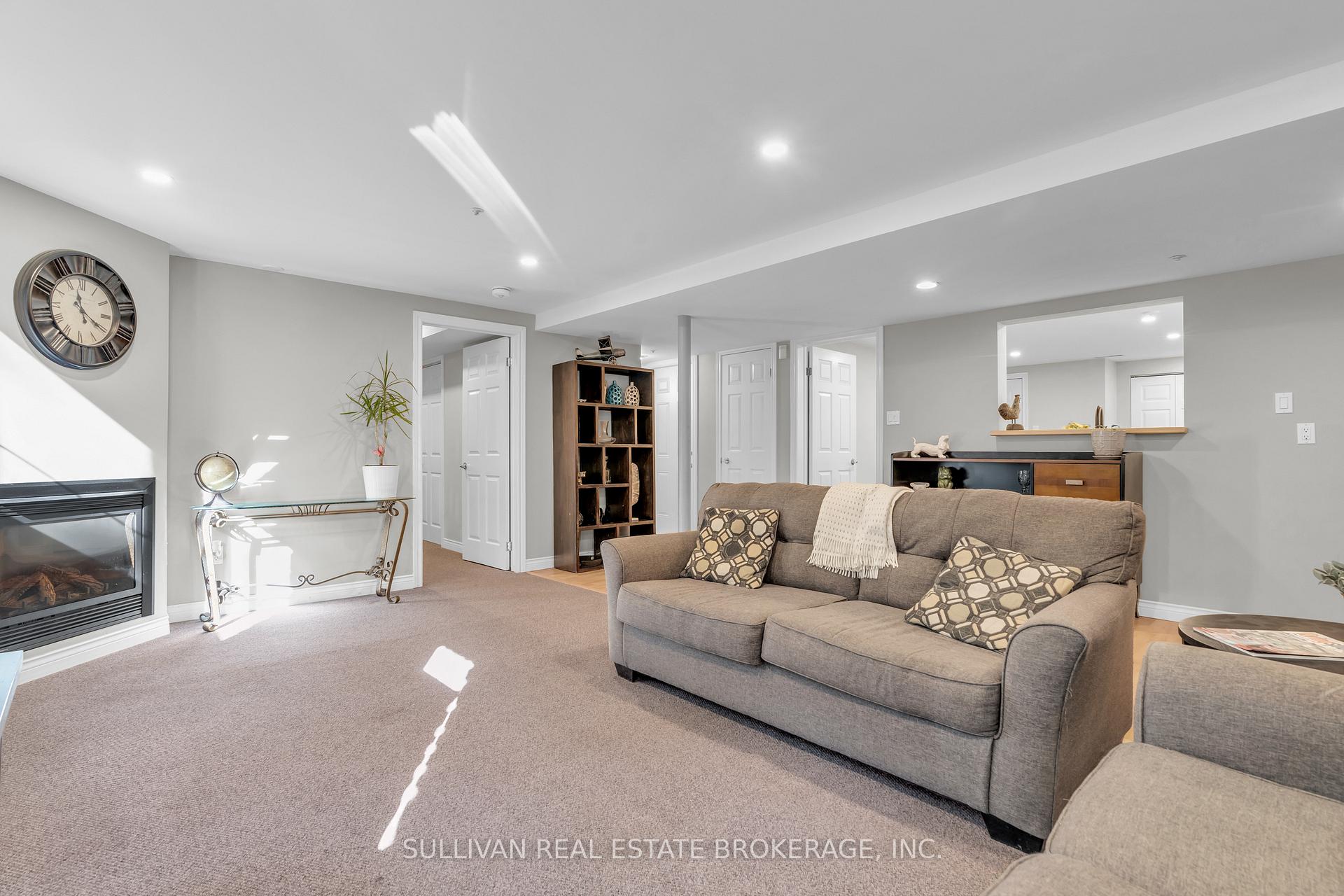 Photo 10 of Unit B, 58 Glenholme Drive, Guelph, York/Watson Industrial Park — HOMEH