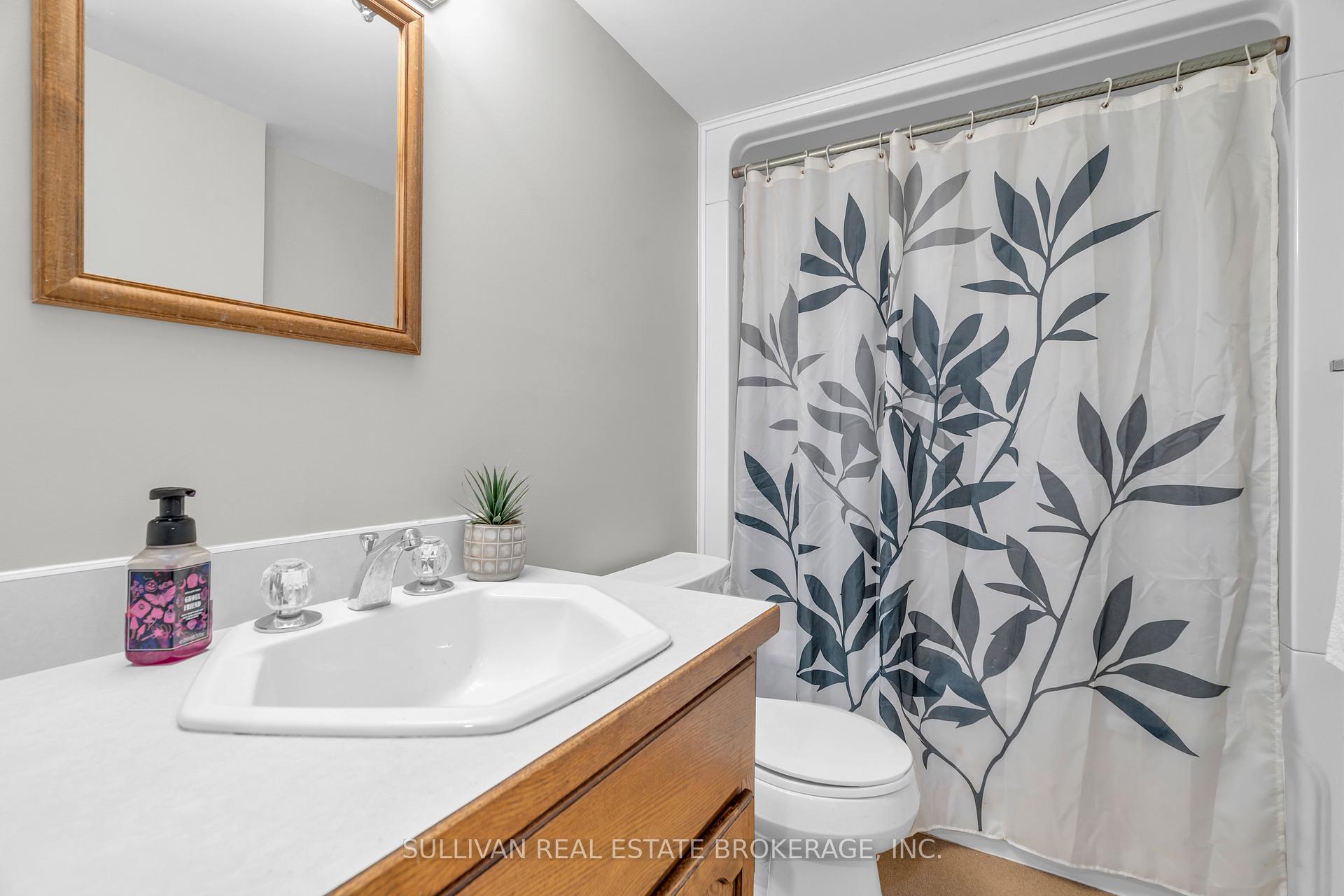 Photo 14 of Unit B, 58 Glenholme Drive, Guelph, York/Watson Industrial Park — HOMEH