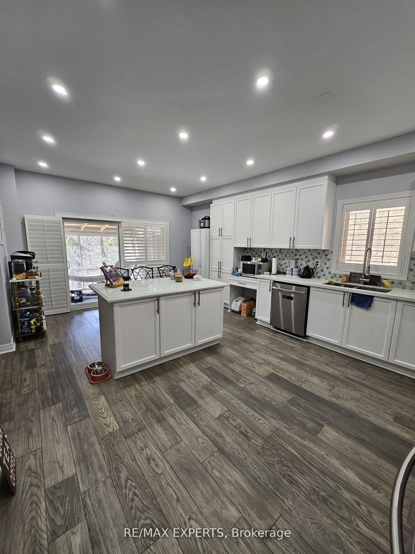Photo 19 of 17 Belleville Drive, Brampton, Vales of Castlemore North — HOMEH