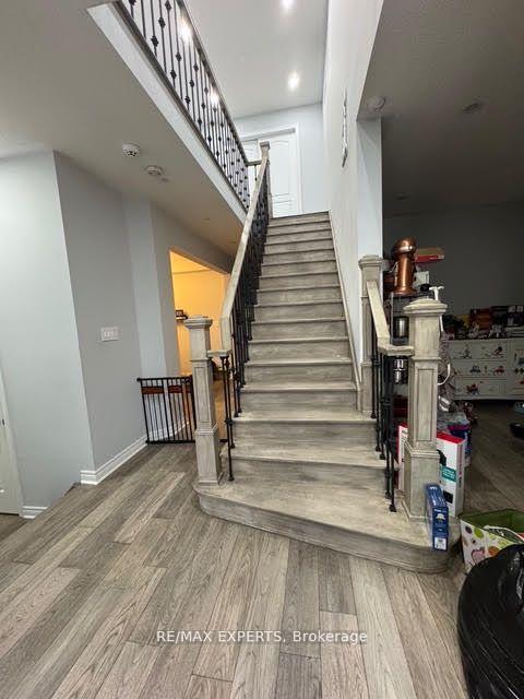 Photo 8 of 17 Belleville Drive, Brampton, Vales of Castlemore North — HOMEH